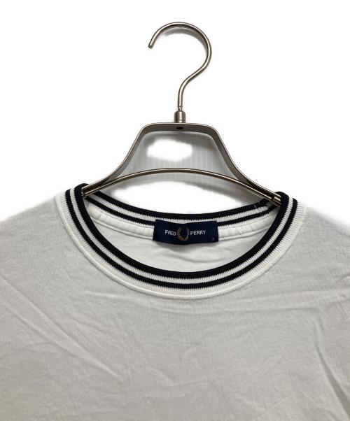 FRED PERRY（フレッドペリー）FRED PERRY (フレッドペリー) クルーネックTシャツ ホワイト サイズ:Sの古着・服飾アイテム