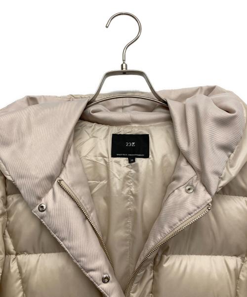 23区（ニジュウサンク）23区 (ニジュウサンク) シレータフタ ショート ダウンコート ホワイト サイズ:38の古着・服飾アイテム