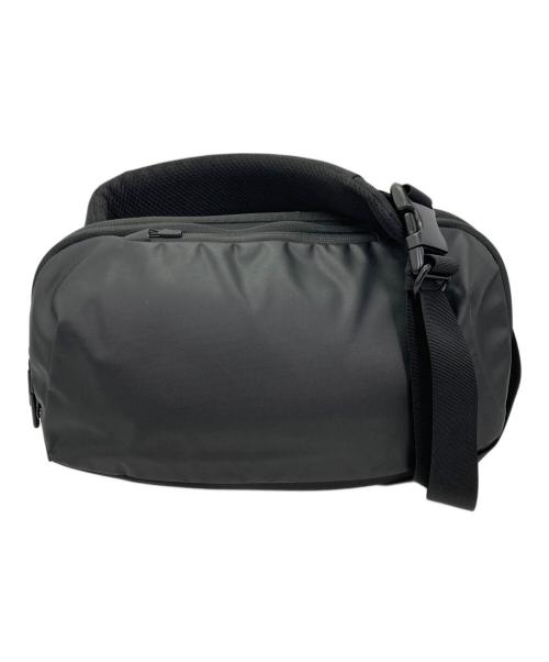 AER（エアー）Aer (エアー) テックスリング 2  ショルダーバッグ ブラックの古着・服飾アイテム