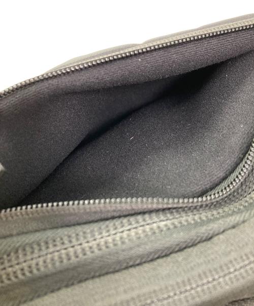 AER（エアー）Aer (エアー) テックスリング 2  ショルダーバッグ ブラックの古着・服飾アイテム