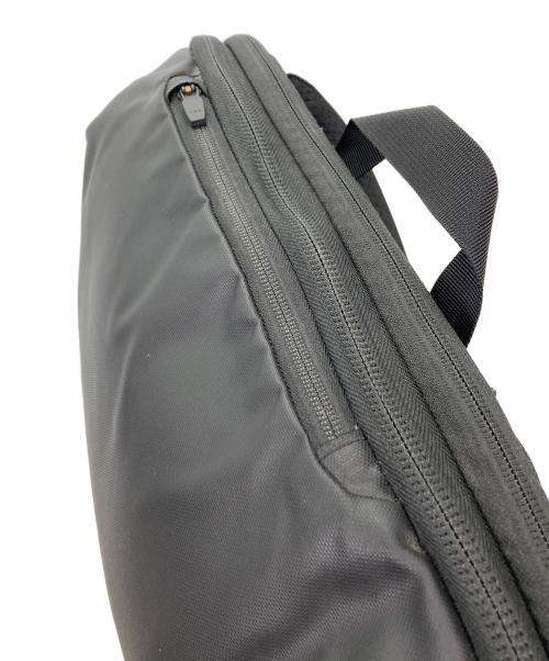 AER（エアー）Aer (エアー) テックスリング 2  ショルダーバッグ ブラックの古着・服飾アイテム