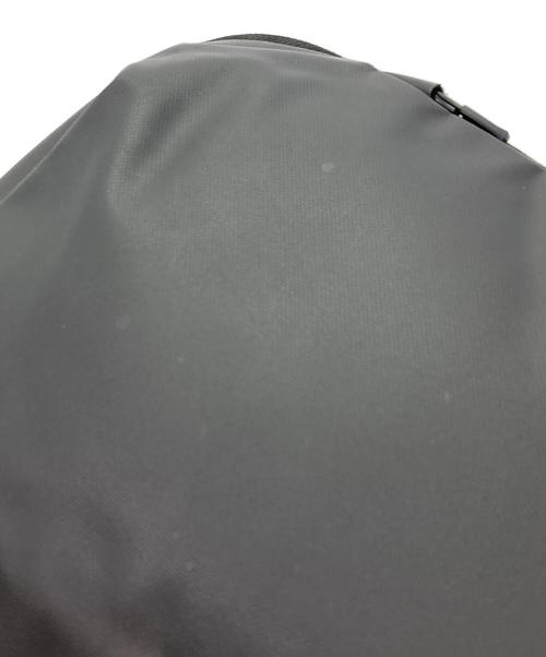 AER（エアー）Aer (エアー) テックスリング 2  ショルダーバッグ ブラックの古着・服飾アイテム