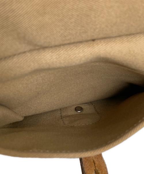 brady（ブレディ）Brady (ブレディ) ARIEL TROUT SMALL ベージュの古着・服飾アイテム