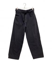 COMOLI（コモリ）の古着「製品染 ベルテッドパンツ」｜ネイビー