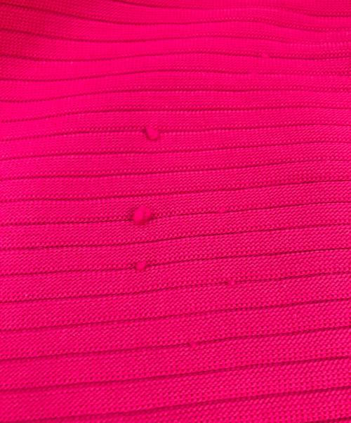 PLEATS PLEASE（プリーツプリーズ）PLEATS PLEASE (プリーツプリーズ) POWAN KNIT 変形ハイネックボーダーニット ピンク サイズ:FREEの古着・服飾アイテム