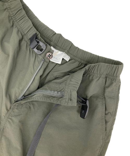GRAMICCI（グラミチ）GRAMICCI (グラミチ) ナイロンパッカブルトラックパンツ カーキ サイズ:Mの古着・服飾アイテム