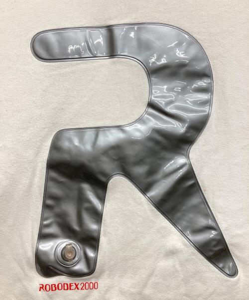 ISSEY MIYAKE（イッセイミヤケ）ISSEY MIYAKE (イッセイミヤケ) ROBODEX2000Tシャツ ホワイト サイズ:Lの古着・服飾アイテム
