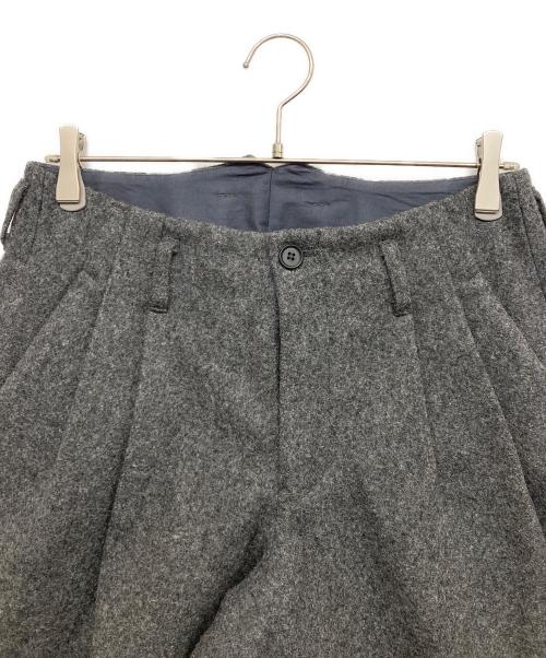 KOLOR（カラー）KOLOR (カラー) ウールテーパードパンツ グレー サイズ:2の古着・服飾アイテム
