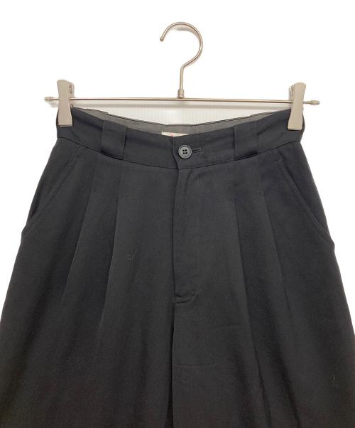 I.S.（アイエス）I.S. (アイエス) タックパンツ ブラック サイズ:9の古着・服飾アイテム