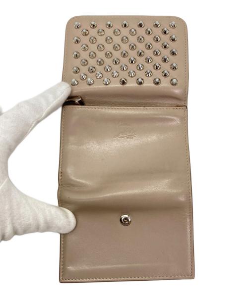 Christian Louboutin（クリスチャン・ルブタン）Christian Louboutin (クリスチャン・ルブタン) 3つ折り財布 ベージュの古着・服飾アイテム