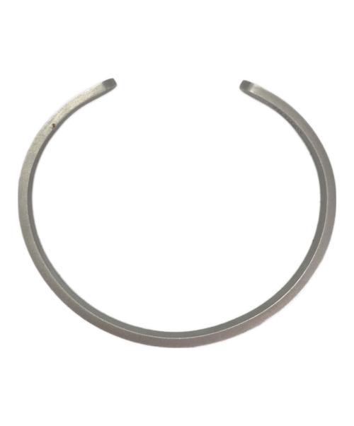 Maison Margiela（メゾンマルジェラ）Maison Margiela (メゾンマルジェラ) ロゴカフブレスレット シルバーの古着・服飾アイテム