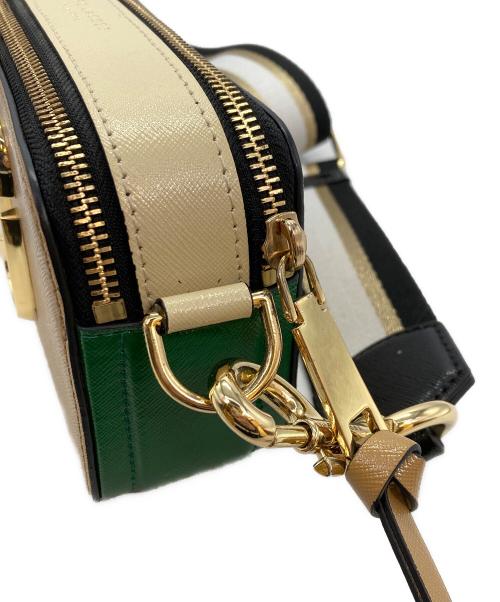 MARC JACOBS（マークジェイコブズ）MARC JACOBS (マークジェイコブズ) スナップショットショルダーバッグ ベージュの古着・服飾アイテム