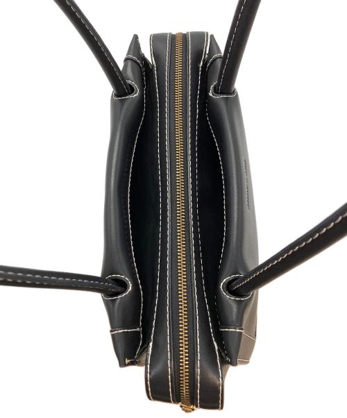 CHARLES & KEITH（チャールズアンドキース）CHARLES & KEITH (チャールズアンドキース) ブロンテダブルハンドバッグ ブラックの古着・服飾アイテム