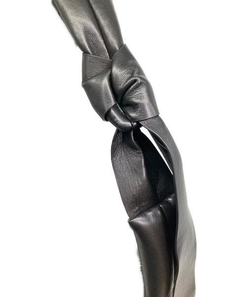 CHARLES & KEITH（チャールズアンドキース）CHARLES & KEITH (チャールズアンドキース) トニー ノットカーブホーボーバック ブラックの古着・服飾アイテム