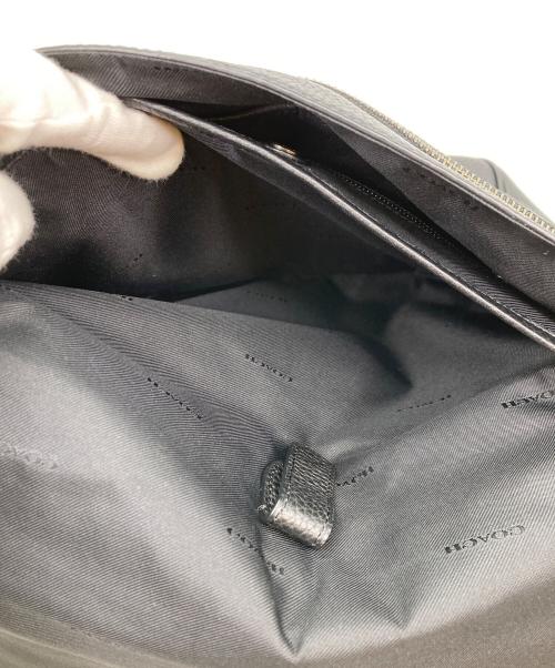 COACH（コーチ）COACH (コーチ) フラップショルダーバッグ ブラックの古着・服飾アイテム