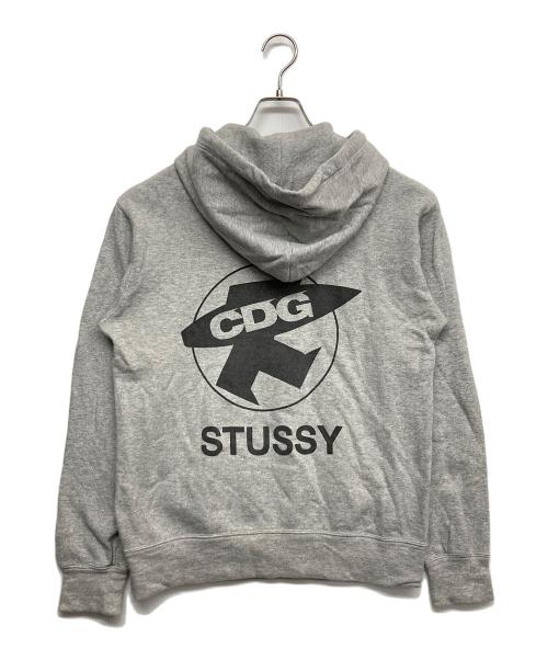 CDG（シーディージー）CDG (シーディージー) stussy (ステューシー) HOODED SWEATSHIRT グレー サイズ:Lの古着・服飾アイテム