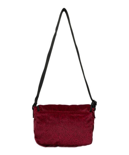 SUPREME（シュプリーム）Supreme (シュプリーム) Velvet Small Messenger Bag レッドの古着・服飾アイテム