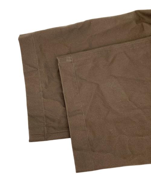 UNFOLK（アンフォーク）UNFOLK (アンフォーク) Ventile gabardine 2tuck pants ブラウン サイズ:Mの古着・服飾アイテム