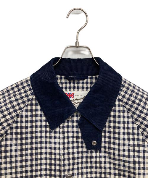 Traditional Weatherwear（トラディショナルウェザーウェア）Traditional Weatherwear (トラディショナルウェザーウェア) HARROGATEフィールドコート ネイビー サイズ:38の古着・服飾アイテム