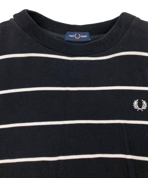 FRED PERRY（フレッドペリー）FRED PERRY (フレッドペリー) クルーネックスウェット ブラック サイズ:Mの古着・服飾アイテム