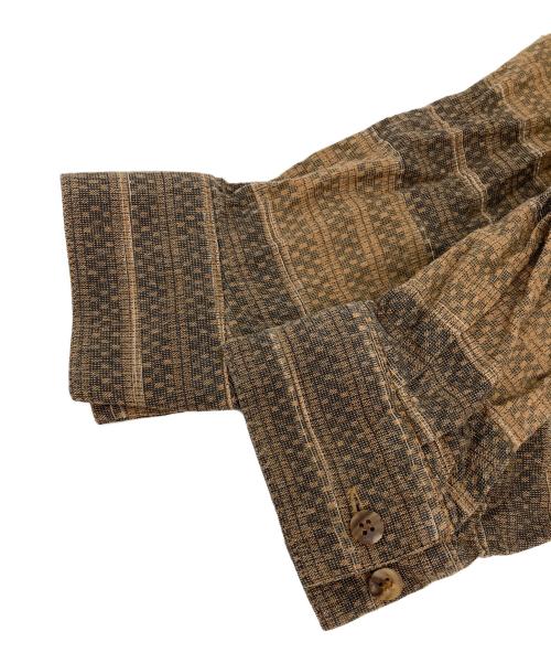 ISSEY MIYAKE MEN（イッセイミヤケメン）ISSEY MIYAKE MEN (イッセイミヤケメン) 長袖シャツ ブラウン サイズ:Sの古着・服飾アイテム