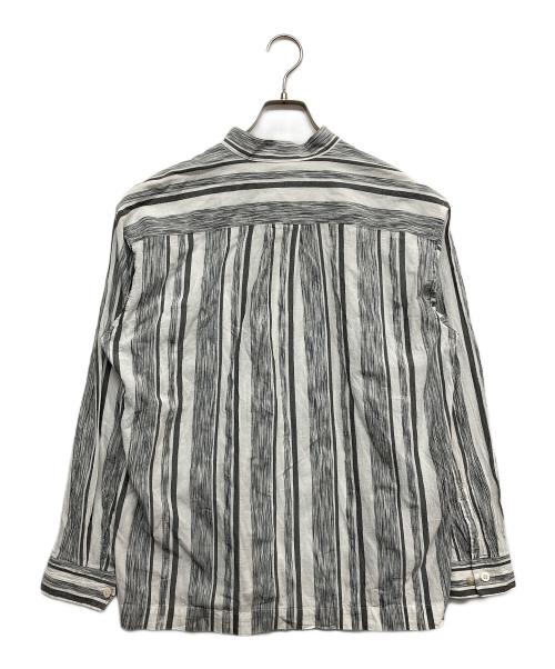 ISSEY MIYAKE MEN（イッセイミヤケメン）ISSEY MIYAKE MEN (イッセイミヤケメン) ストライプマオカラーシャツ グレー サイズ:3の古着・服飾アイテム