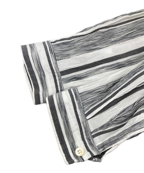ISSEY MIYAKE MEN（イッセイミヤケメン）ISSEY MIYAKE MEN (イッセイミヤケメン) ストライプマオカラーシャツ グレー サイズ:3の古着・服飾アイテム