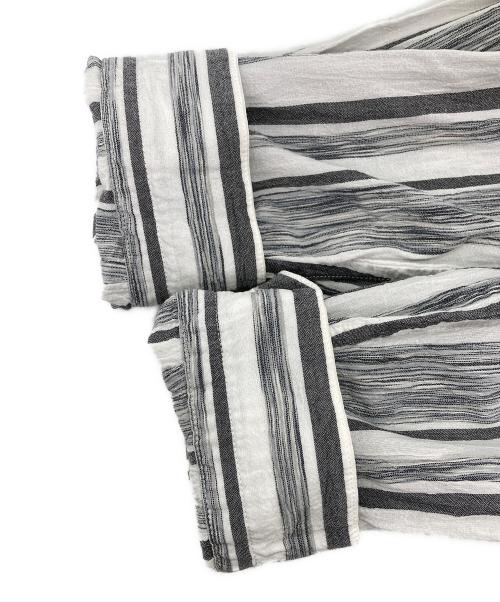ISSEY MIYAKE MEN（イッセイミヤケメン）ISSEY MIYAKE MEN (イッセイミヤケメン) ストライプマオカラーシャツ グレー サイズ:3の古着・服飾アイテム