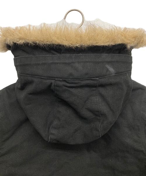 CarHartt（カーハート）CarHartt (カーハート) シベリアンパーカー ブラック サイズ:Mの古着・服飾アイテム