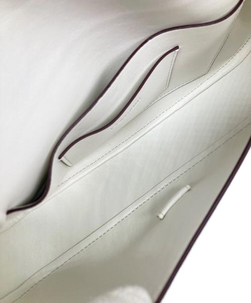 Calvin Klein（カルバンクライン）Calvin Klein (カルバンクライン) チェーンストラップ付ショルダーバッグ ホワイトの古着・服飾アイテム