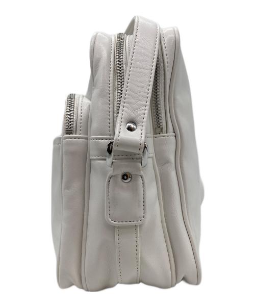 COMME des GARCONS（コムデギャルソン）COMME des GARCONS (コムデギャルソン) フェイクレザーショルダーバッグ ホワイトの古着・服飾アイテム