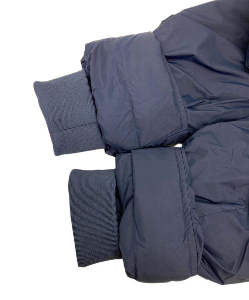 Calvin Klein（カルバンクライン）Calvin Klein (カルバンクライン) クリンクルナイロンモックネックダウンジャケット ネイビー サイズ:Mの古着・服飾アイテム
