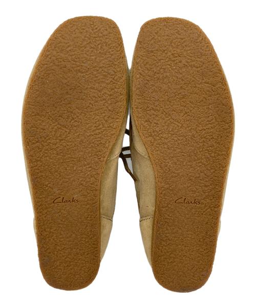 CLARKS（クラークス）CLARKS (クラークス) ワラビー ベージュ サイズ:26.5の古着・服飾アイテム