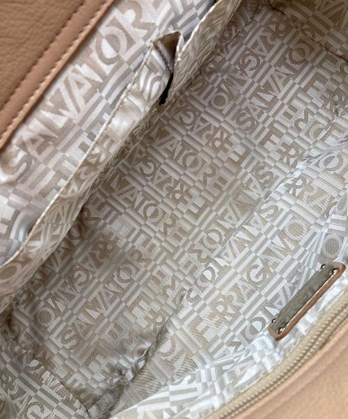 Salvatore Ferragamo（サルヴァトーレ フェラガモ）Salvatore Ferragamo (サルヴァトーレ フェラガモ) ガンチーニハンドバッグ ピンクの古着・服飾アイテム