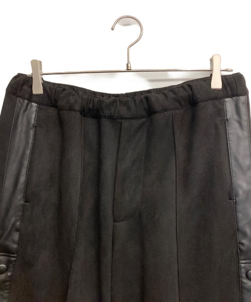 SASQUATCHfabrix.（サスクワッチファブリックス）SASQUATCHfabrix. (サスクワッチファブリックス) FAKE SUEDE TRAINING PANTS ブラック サイズ:Mの古着・服飾アイテム