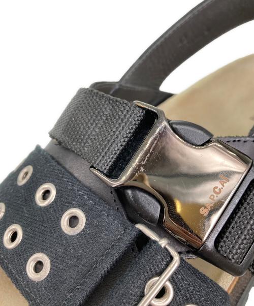 A.P.C.（アーペーセー）A.P.C. (アーペーセー) sacai (サカイ) ストラップサンダル ブラック サイズ:42の古着・服飾アイテム