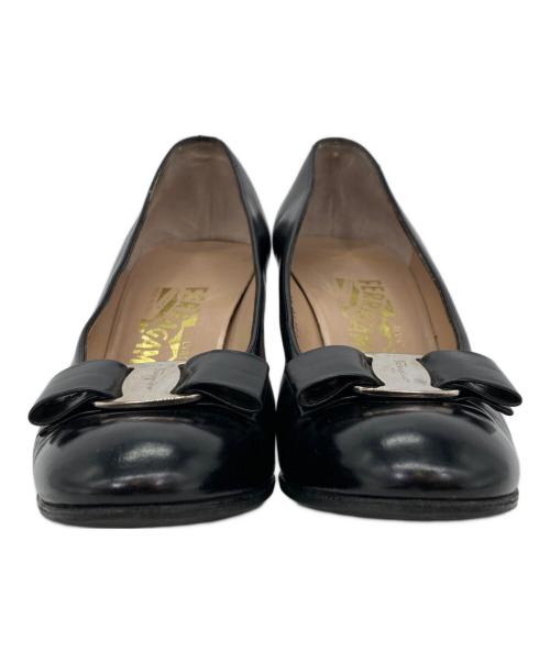 Salvatore Ferragamo（サルヴァトーレ フェラガモ）Salvatore Ferragamo (サルヴァトーレ フェラガモ) ヴァラリボンパンプス ブラック サイズ:7の古着・服飾アイテム