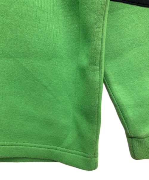 ARMANI EXCHANGE（アルマーニ エクスチェンジ）ARMANI EXCHANGE (アルマーニ エクスチェンジ) ハイネック刺繍トレーナー グリーン サイズ:Mの古着・服飾アイテム