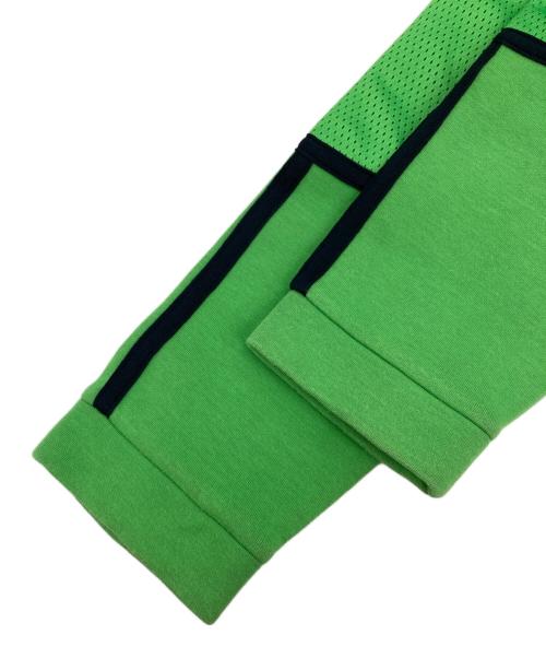 ARMANI EXCHANGE（アルマーニ エクスチェンジ）ARMANI EXCHANGE (アルマーニ エクスチェンジ) ハイネック刺繍トレーナー グリーン サイズ:Mの古着・服飾アイテム