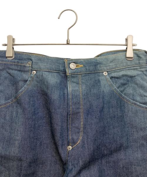 LEVI'S（リーバイス）LEVI'S (リーバイス) 立体裁断シンチバックデニムパンツ インディゴ サイズ:W33の古着・服飾アイテム