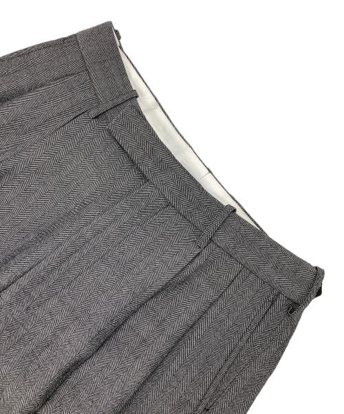 MARKA（マーカ）MARKA (マーカ) TWO TUCK BAGGY TROUSERS -TUMBLED WOOL SERGE- グレー サイズ:3の古着・服飾アイテム
