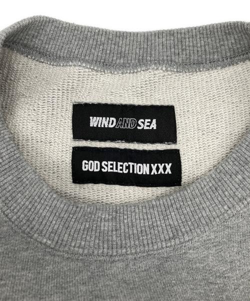 WIND AND SEA（ウィンダンシー）WIND AND SEA (ウィンダンシー) GOD SELECTION XXX (ゴッド セレクション トリプルエックス) クルーネックスウェット グレー サイズ:Mの古着・服飾アイテム
