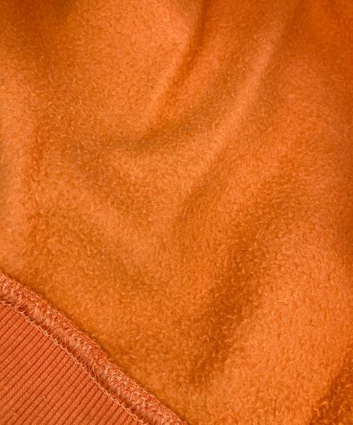 stussy（ステューシー）stussy (ステューシー) ストックロゴクルーネックスウェット オレンジ サイズ:Mの古着・服飾アイテム