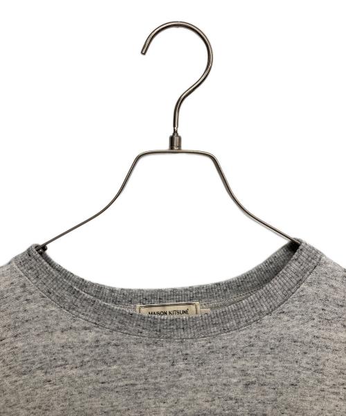 maison kitsune（メゾンキツネ）MAISON KITSUNE (メゾンキツネ) キャンプスウェットシャツ グレー サイズ:Lの古着・服飾アイテム