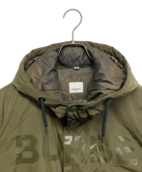 BURBERRY（バーバリー）BURBERRY (バーバリー) ホースフェリープリントコート オリーブ サイズ:44の古着・服飾アイテム