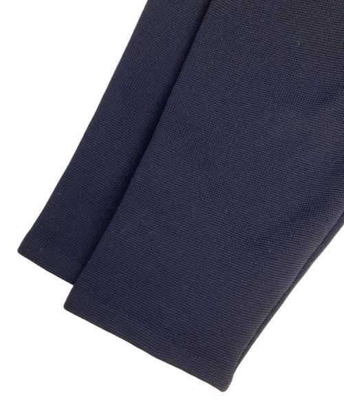 green label relaxing（グリーンレーベルリラクシング）green label relaxing (グリーンレーベルリラクシング) フォルム ゴールドボタン ノーカラー ニット カーディガン ネイビー サイズ:FREEの古着・服飾アイテム