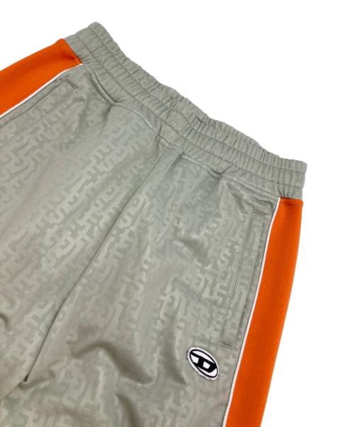 DIESEL（ディーゼル）DIESEL (ディーゼル) ロゴエンブロイダリー サイドライン ワイド トラック パンツ グレー サイズ:XSの古着・服飾アイテム