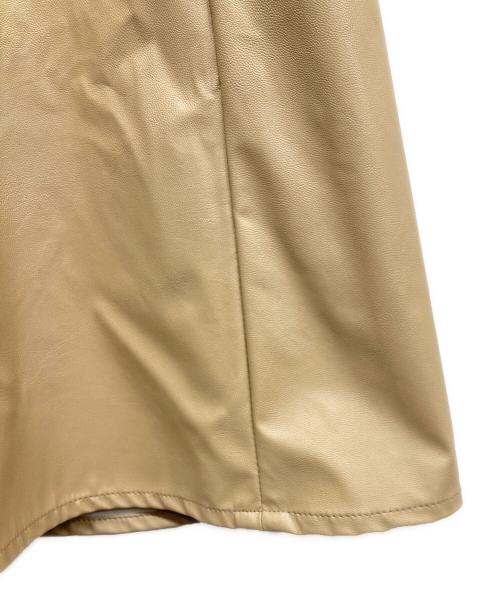 R-ISM（リズム）R-ISM (リズム) フェイクレザーギャザースカート ベージュ サイズ:2の古着・服飾アイテム