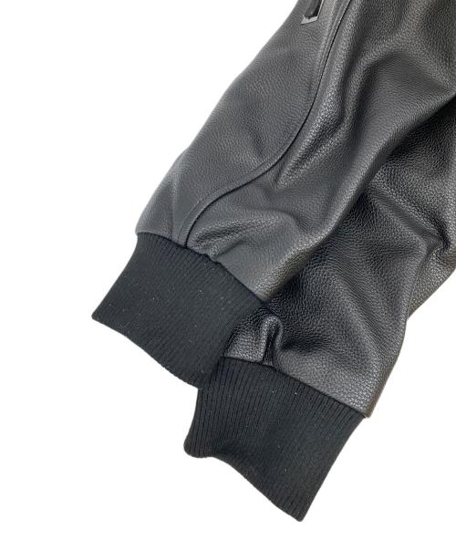 PRO STANDARD（プロスタンダード）PRO STANDARD (プロスタンダード) NEW YORK YANKEES TRIPLE BLACK VARSITY JACKET ブラック サイズ:XLの古着・服飾アイテム