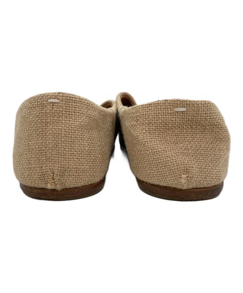 Maison Margiela（メゾンマルジェラ）Maison Margiela (メゾンマルジェラ) TABI BABOUCHE スリッポン ベージュ サイズ:42の古着・服飾アイテム